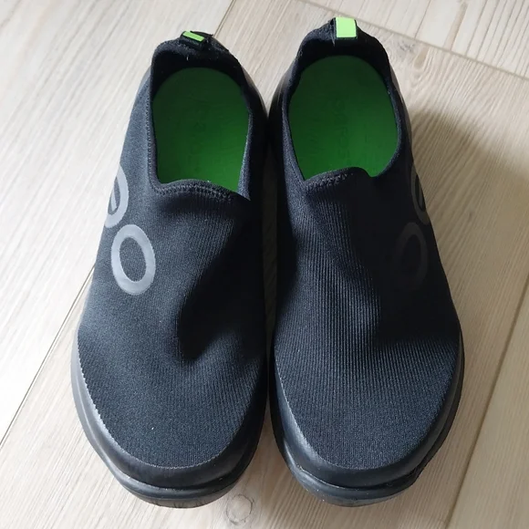 OOFOS OOmg Eezee Black Women's Slip-On Sneakers - Picture 2 of 7